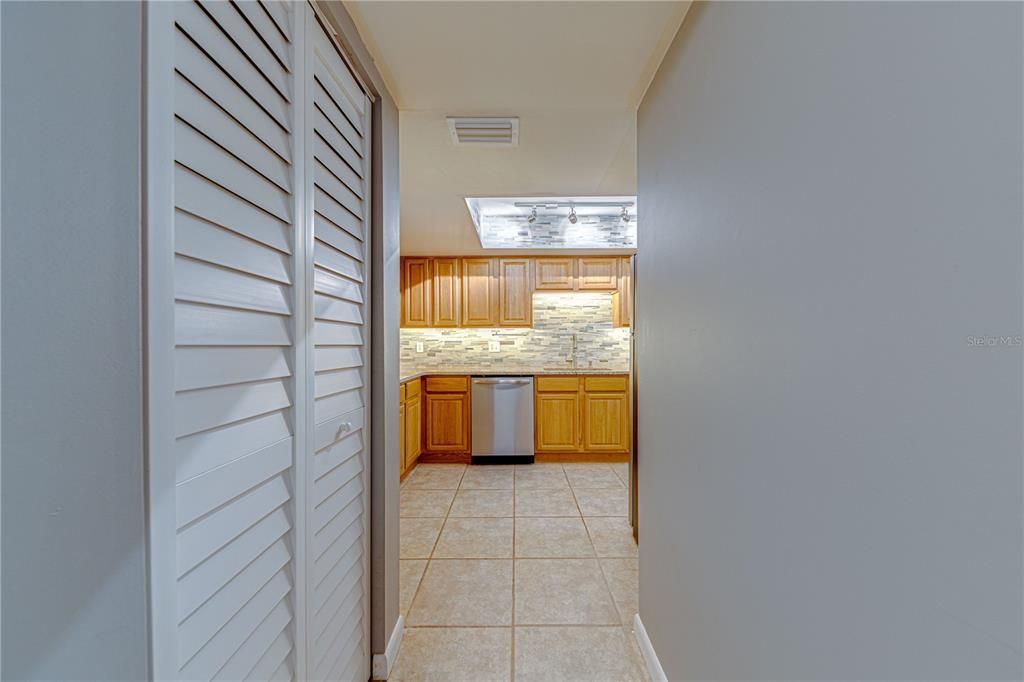 For Rent: $2,050 (3 beds, 2 baths, 1612 Square Feet)