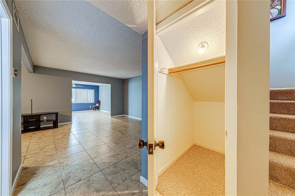 For Rent: $2,050 (3 beds, 2 baths, 1612 Square Feet)