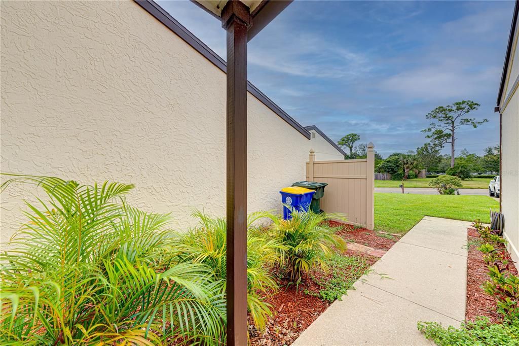 For Rent: $2,050 (3 beds, 2 baths, 1612 Square Feet)