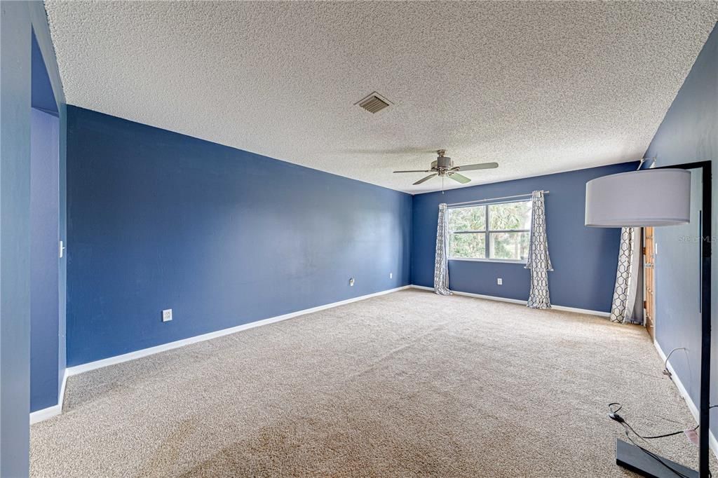 For Rent: $2,050 (3 beds, 2 baths, 1612 Square Feet)