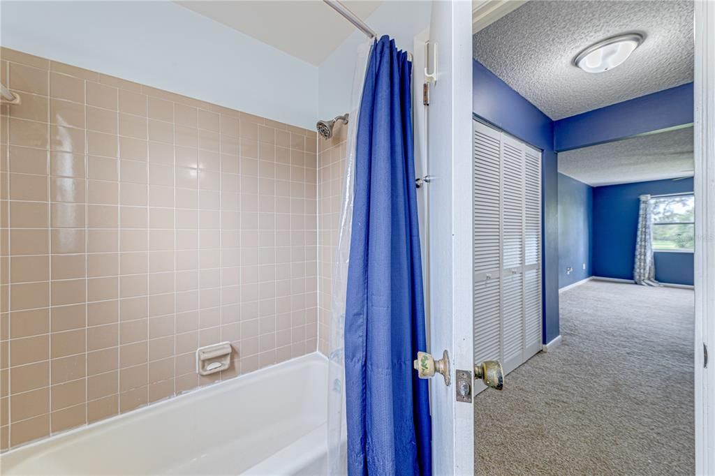 For Rent: $2,050 (3 beds, 2 baths, 1612 Square Feet)