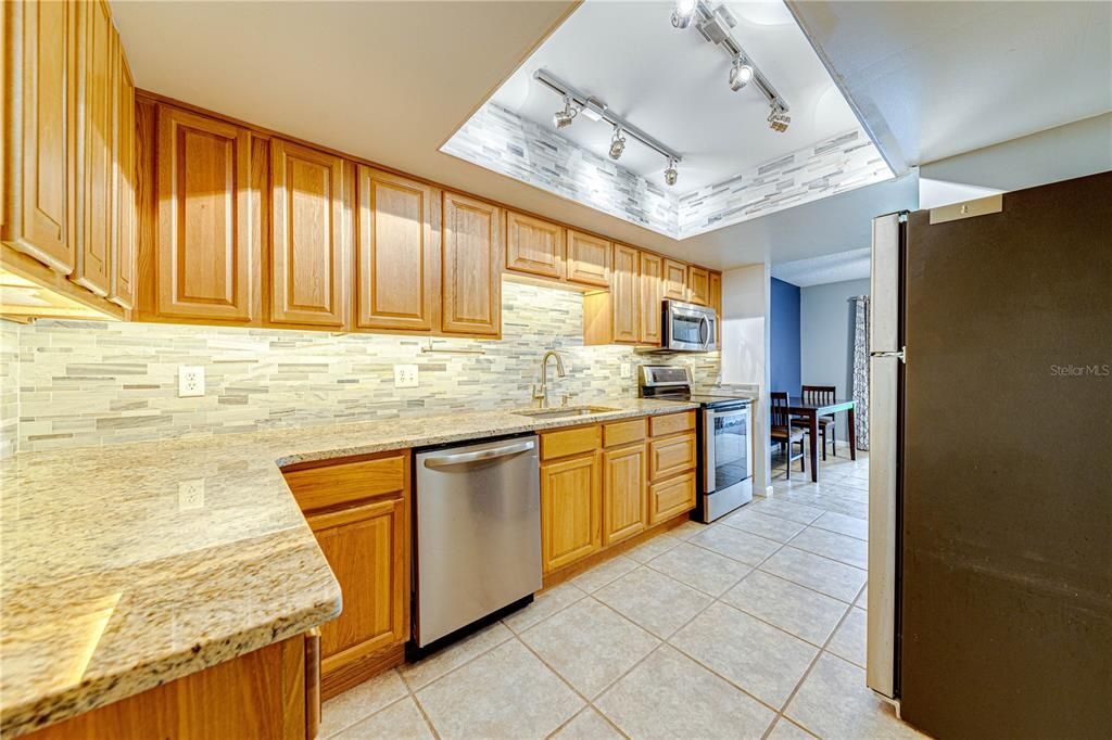 For Rent: $2,050 (3 beds, 2 baths, 1612 Square Feet)