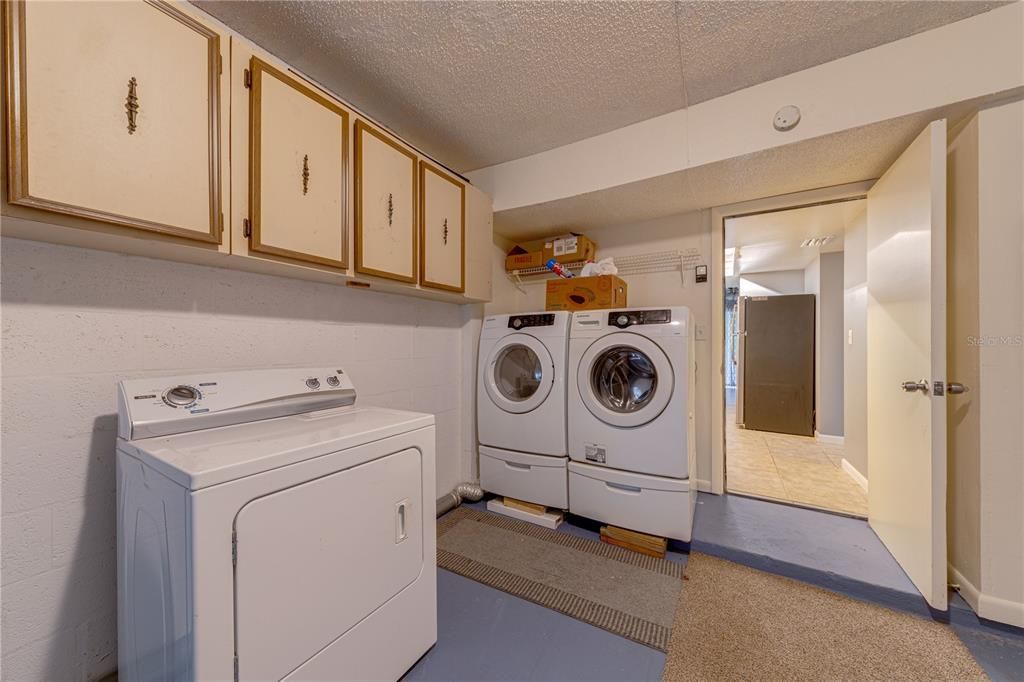 For Rent: $2,050 (3 beds, 2 baths, 1612 Square Feet)
