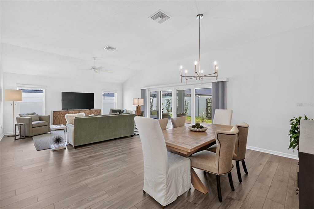 Active With Contract: $500,000 (3 beds, 2 baths, 1969 Square Feet)
