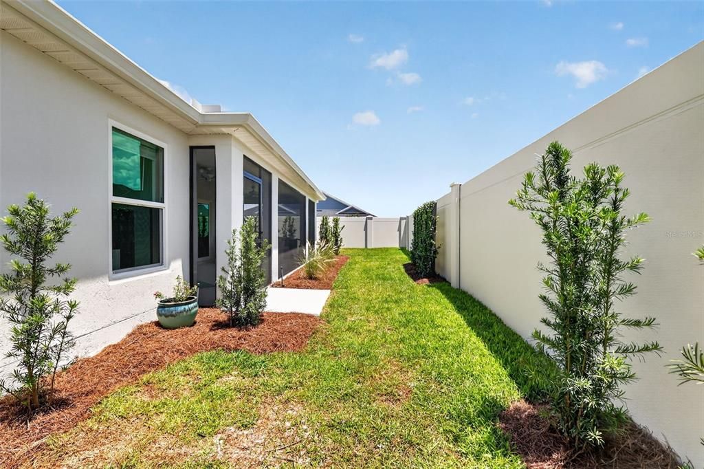 Active With Contract: $500,000 (3 beds, 2 baths, 1969 Square Feet)