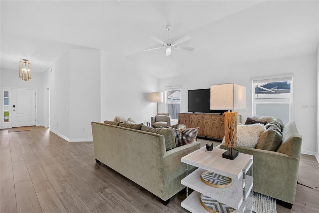 Active With Contract: $500,000 (3 beds, 2 baths, 1969 Square Feet)