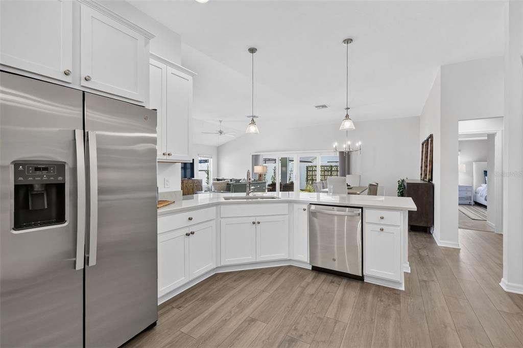 Active With Contract: $500,000 (3 beds, 2 baths, 1969 Square Feet)