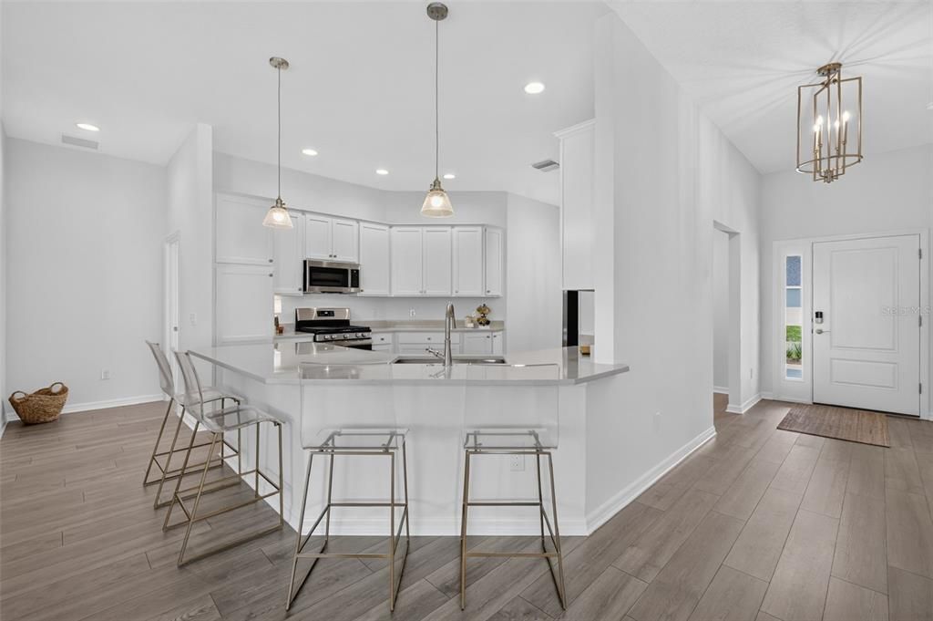 Active With Contract: $500,000 (3 beds, 2 baths, 1969 Square Feet)