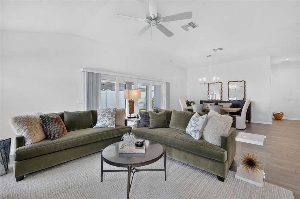 Active With Contract: $500,000 (3 beds, 2 baths, 1969 Square Feet)