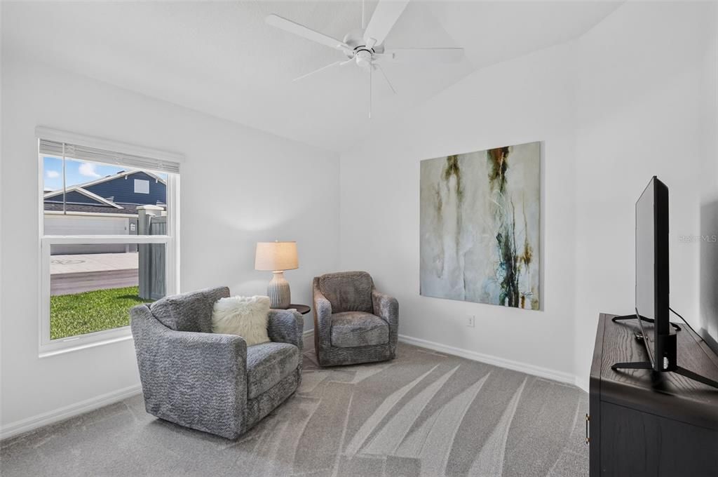 Active With Contract: $500,000 (3 beds, 2 baths, 1969 Square Feet)