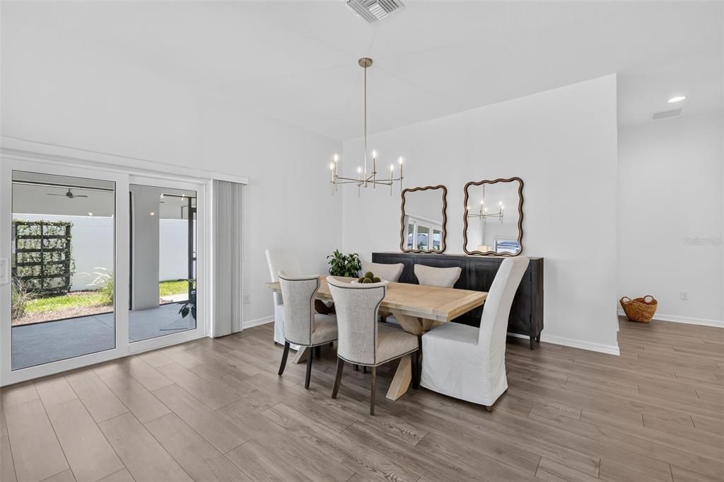 Active With Contract: $500,000 (3 beds, 2 baths, 1969 Square Feet)