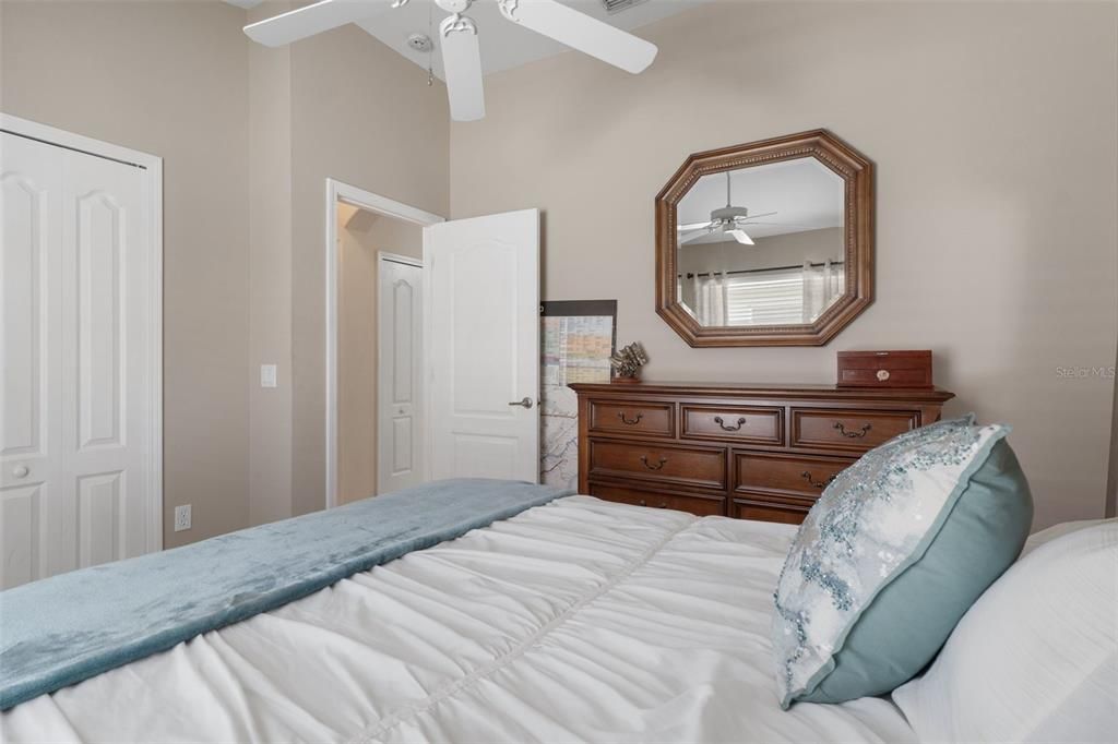 For Sale: $295,000 (3 beds, 2 baths, 1921 Square Feet)