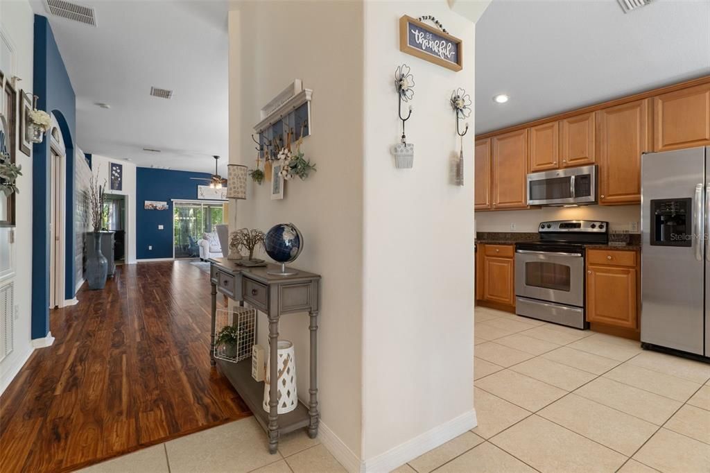 For Sale: $295,000 (3 beds, 2 baths, 1921 Square Feet)