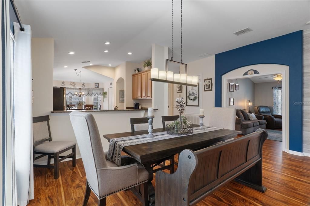 For Sale: $295,000 (3 beds, 2 baths, 1921 Square Feet)
