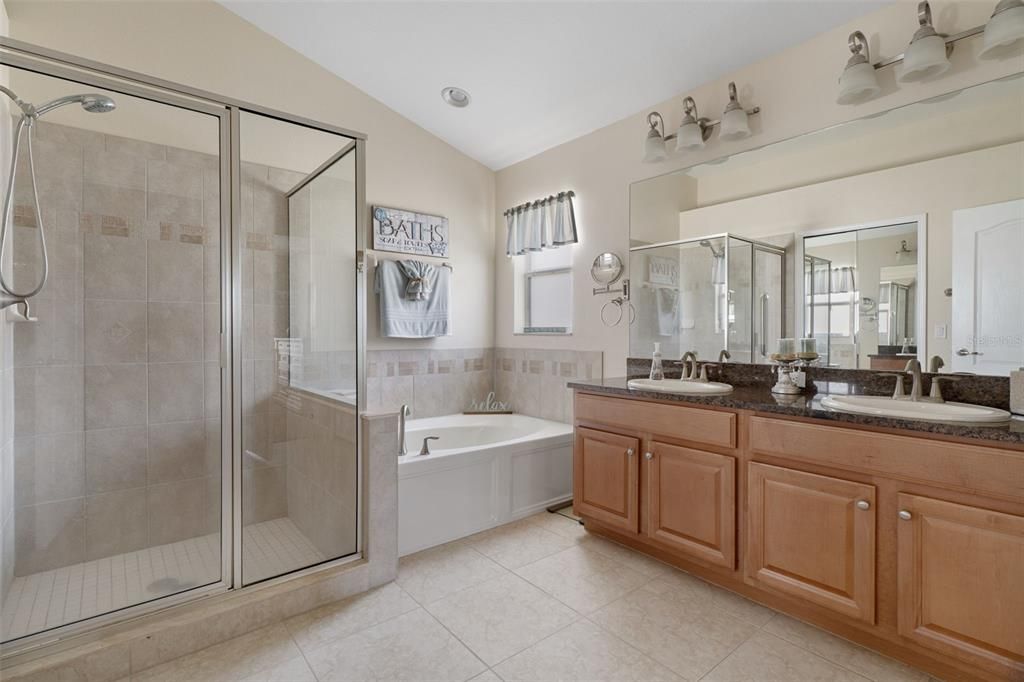 For Sale: $295,000 (3 beds, 2 baths, 1921 Square Feet)