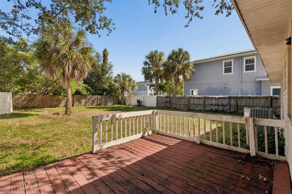 For Sale: $365,000 (3 beds, 2 baths, 1386 Square Feet)