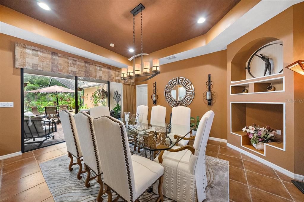 En Venta: $565,000 (3 camas, 2 baños, 2165 Pies cuadrados)