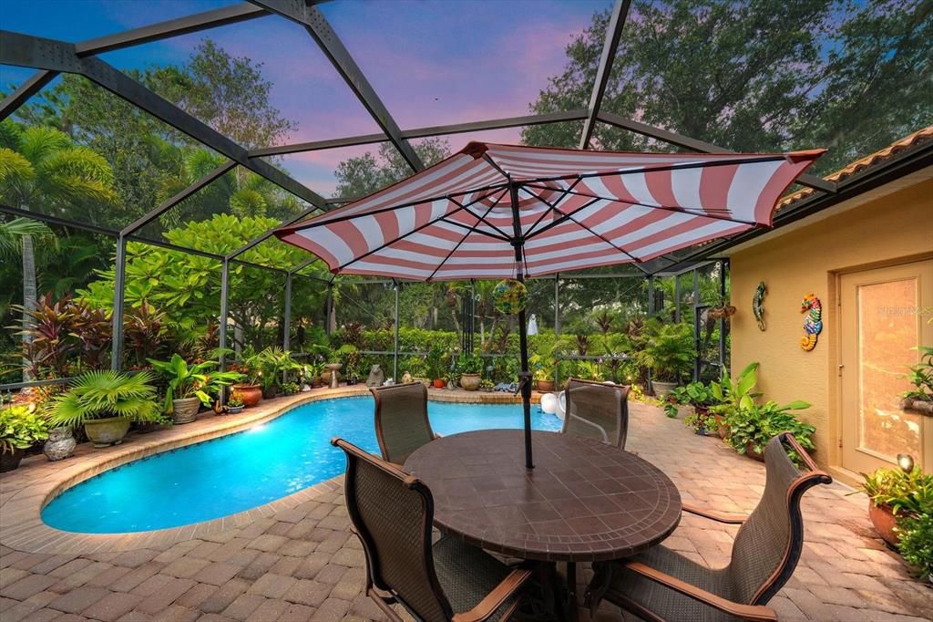 En Venta: $565,000 (3 camas, 2 baños, 2165 Pies cuadrados)
