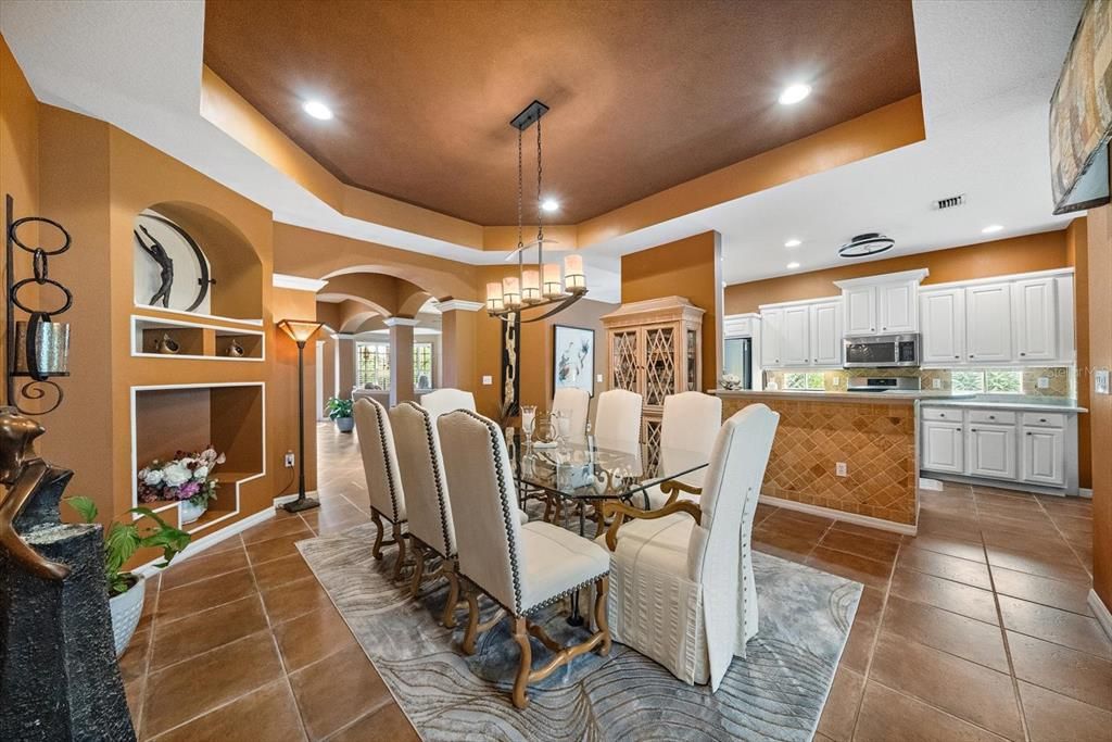 En Venta: $565,000 (3 camas, 2 baños, 2165 Pies cuadrados)