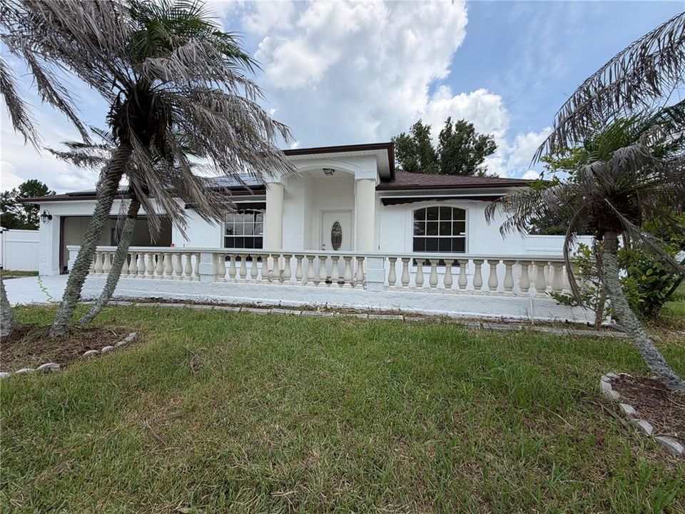 Recently Rented: $2,000 (3 beds, 2 baths, 1810 Square Feet)