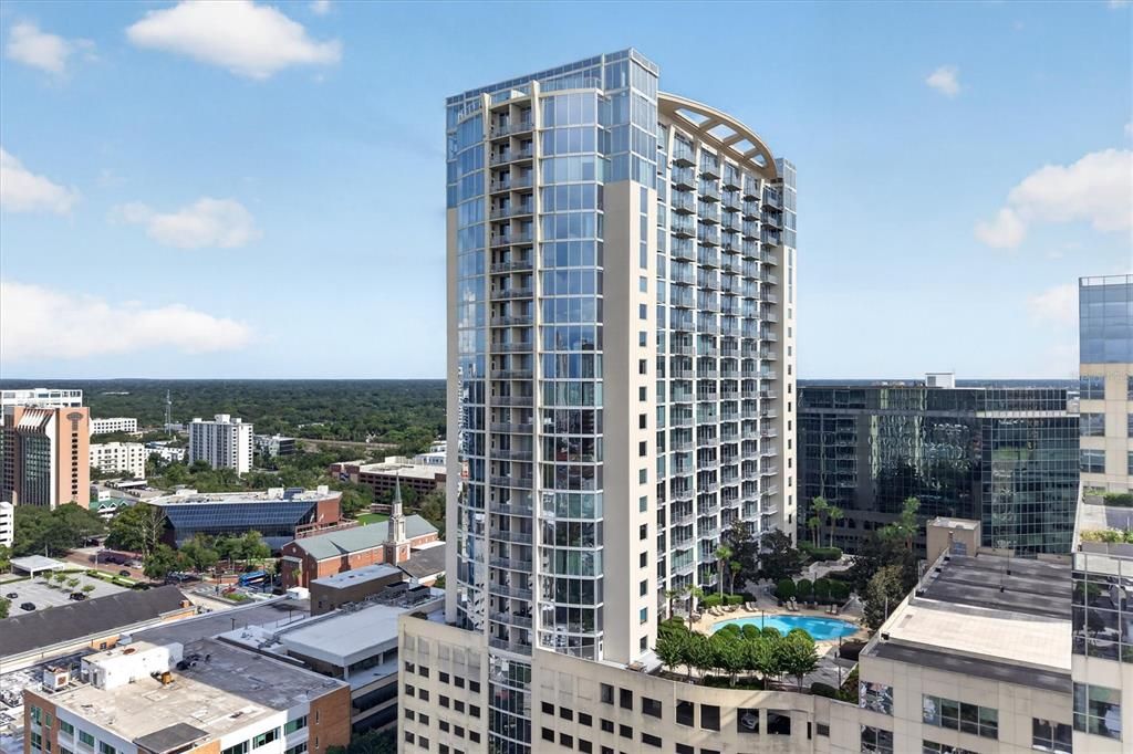 For Sale: $199,000 (1 beds, 1 baths, 728 Square Feet)