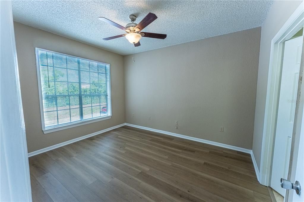 For Sale: $275,000 (2 beds, 2 baths, 1166 Square Feet)