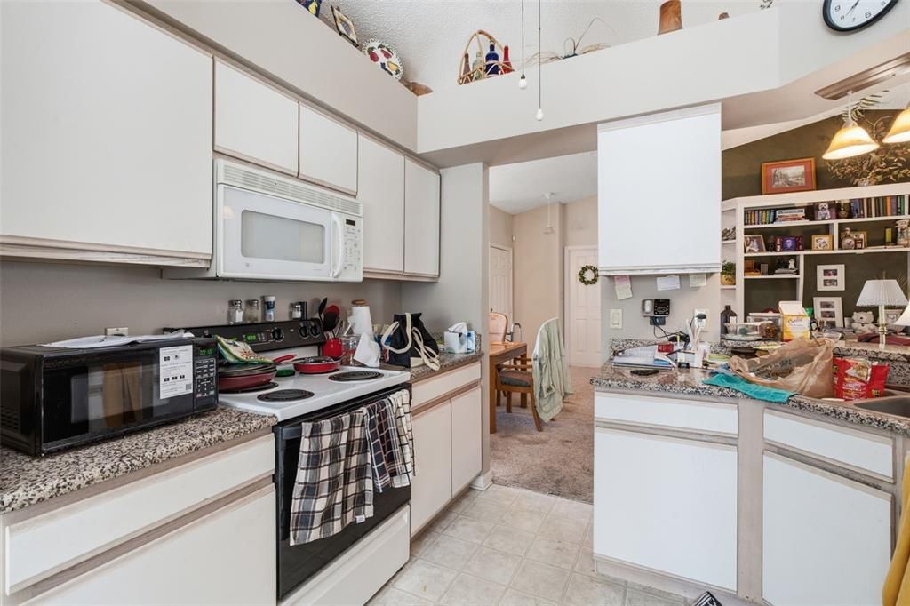 На продажу: $229,900 (3 спален, 2 ванн, 1556 Квадратных фут)