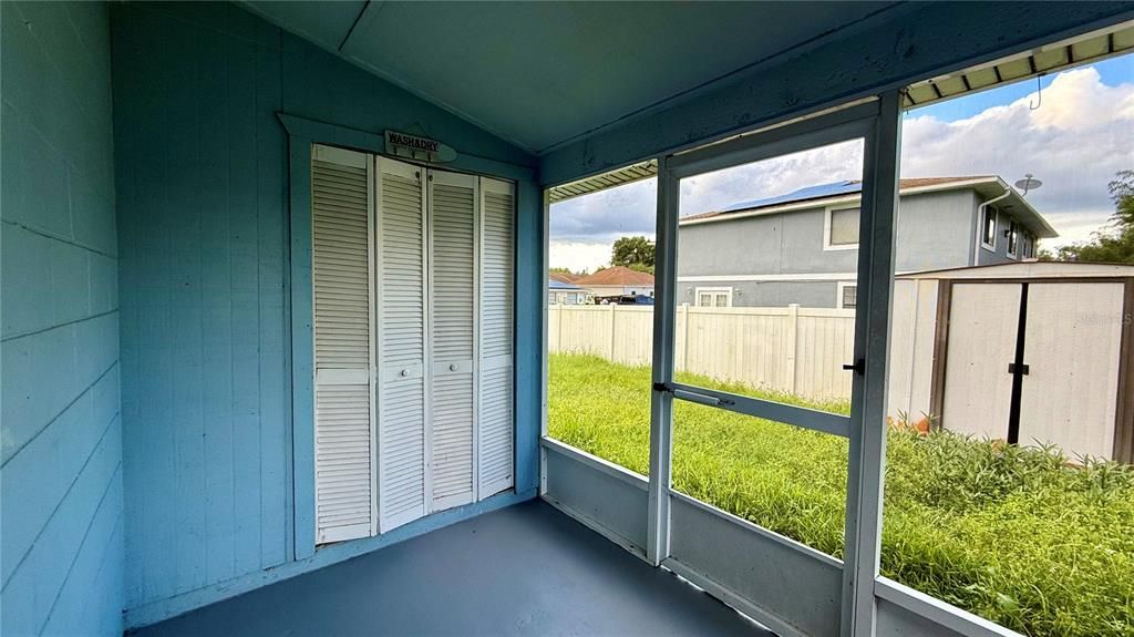 Active With Contract: $1,350 (2 beds, 1 baths, 1680 Square Feet)