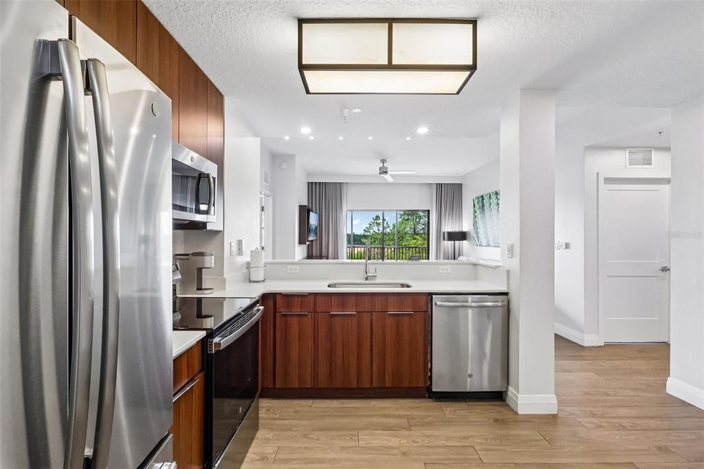 For Sale: $340,000 (3 beds, 3 baths, 1544 Square Feet)