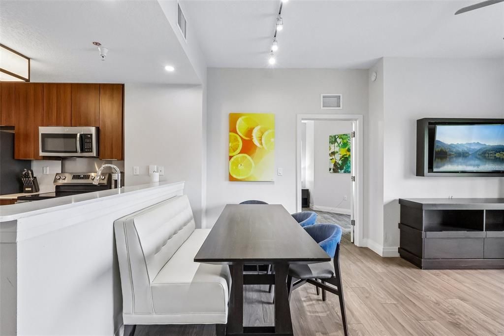 For Sale: $340,000 (3 beds, 3 baths, 1544 Square Feet)