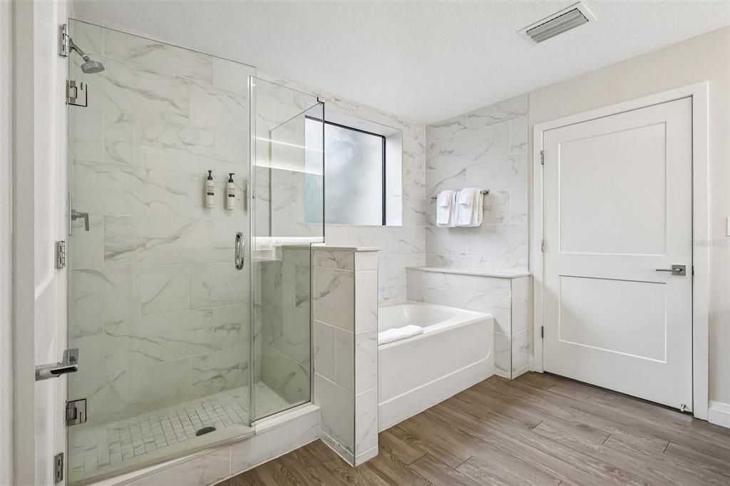 For Sale: $340,000 (3 beds, 3 baths, 1544 Square Feet)