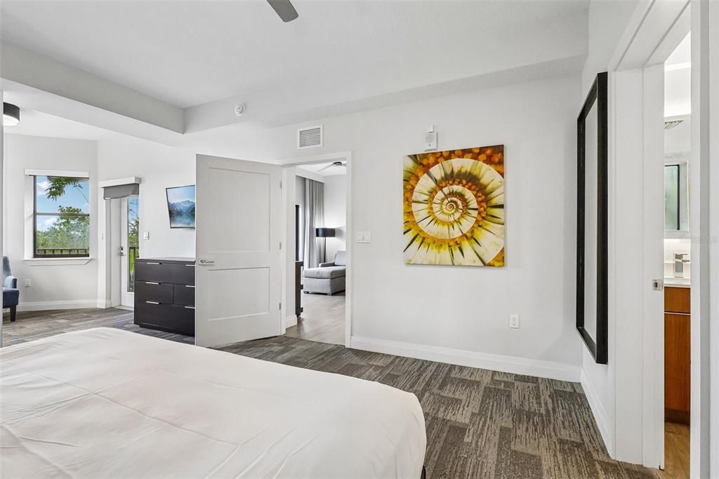 For Sale: $340,000 (3 beds, 3 baths, 1544 Square Feet)