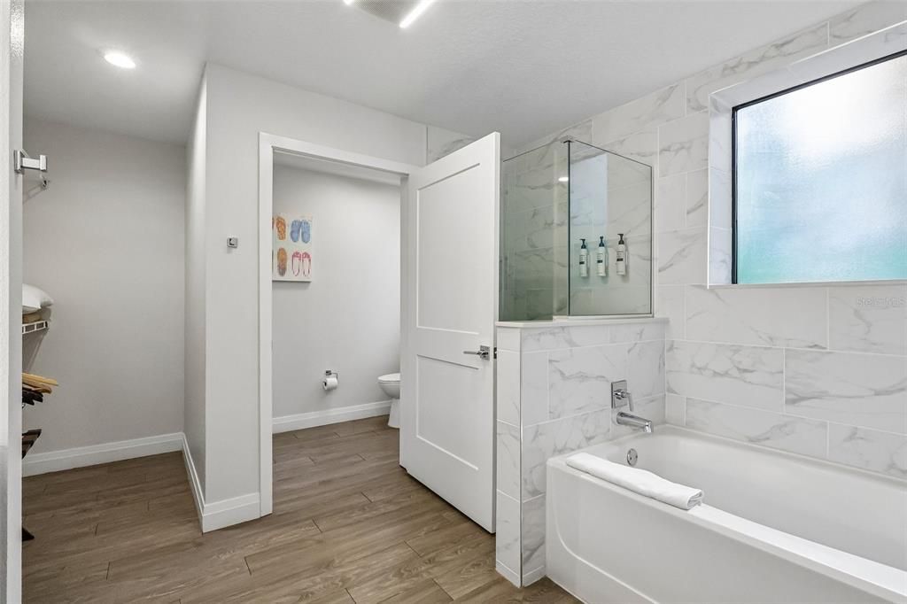 For Sale: $340,000 (3 beds, 3 baths, 1544 Square Feet)