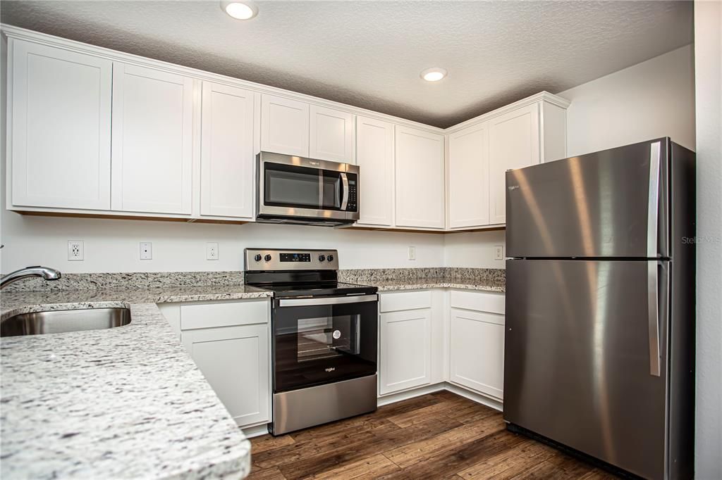For Rent: $1,795 (3 beds, 2 baths, 1279 Square Feet)