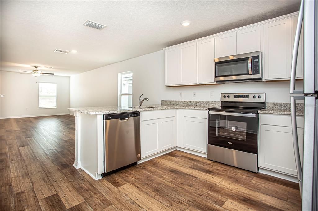 For Rent: $1,795 (3 beds, 2 baths, 1279 Square Feet)