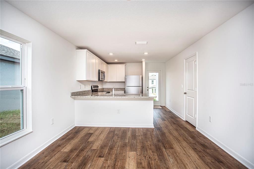For Rent: $1,795 (3 beds, 2 baths, 1279 Square Feet)
