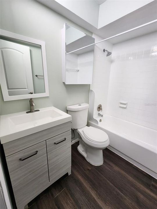 For Rent: $2,195 (2 beds, 1 baths, 1100 Square Feet)