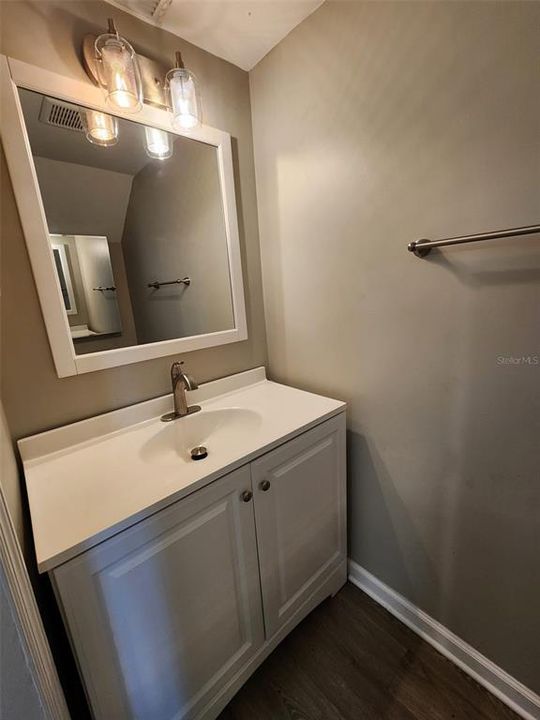 For Rent: $2,195 (2 beds, 1 baths, 1100 Square Feet)