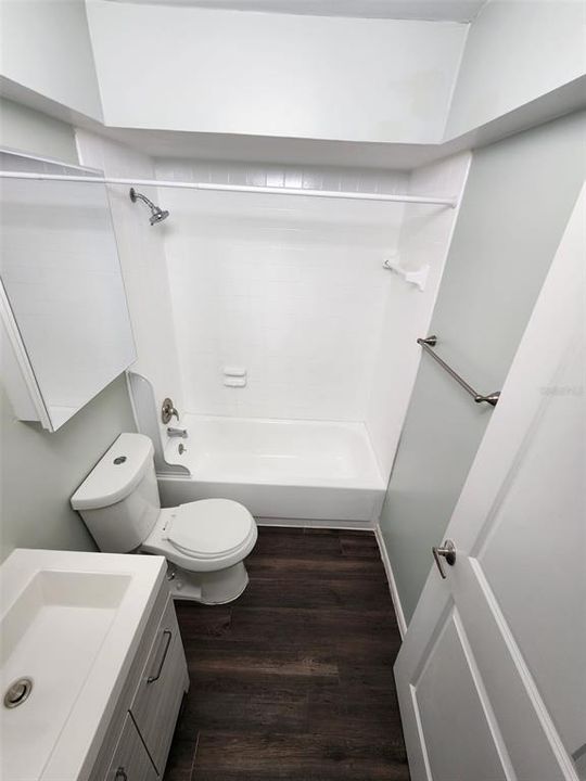 For Rent: $2,195 (2 beds, 1 baths, 1100 Square Feet)