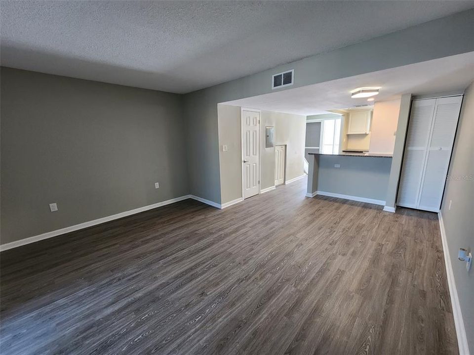 For Rent: $2,195 (2 beds, 1 baths, 1100 Square Feet)