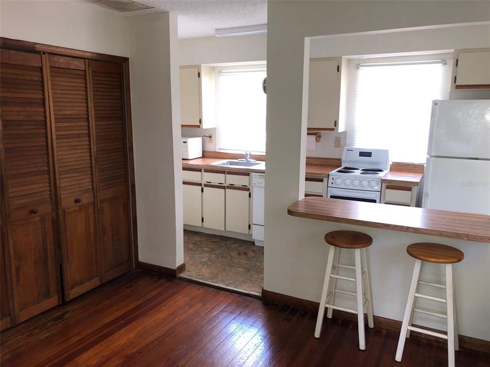 For Rent: $1,395 (1 beds, 1 baths, 500 Square Feet)
