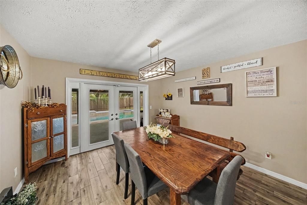 На продажу: $475,000 (4 спален, 2 ванн, 2216 Квадратных фут)
