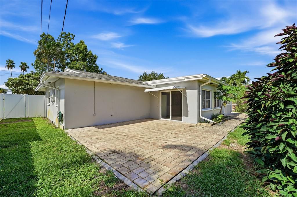 For Sale: $475,000 (3 beds, 2 baths, 1453 Square Feet)