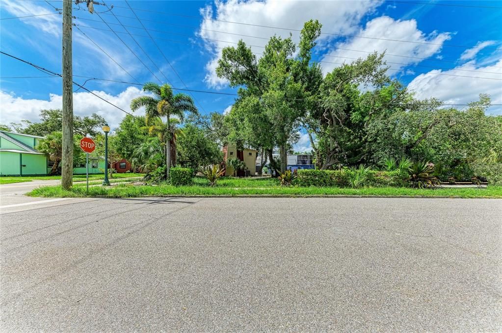 For Sale: $390,000 (0.12 acres)