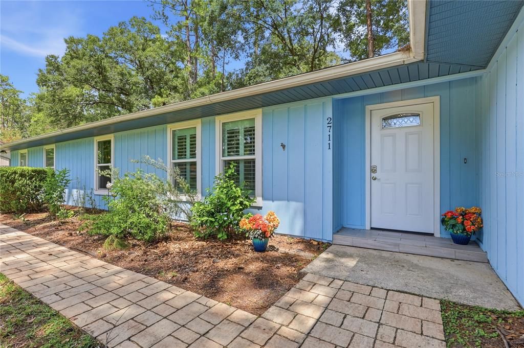 For Sale: $425,000 (4 beds, 2 baths, 1949 Square Feet)