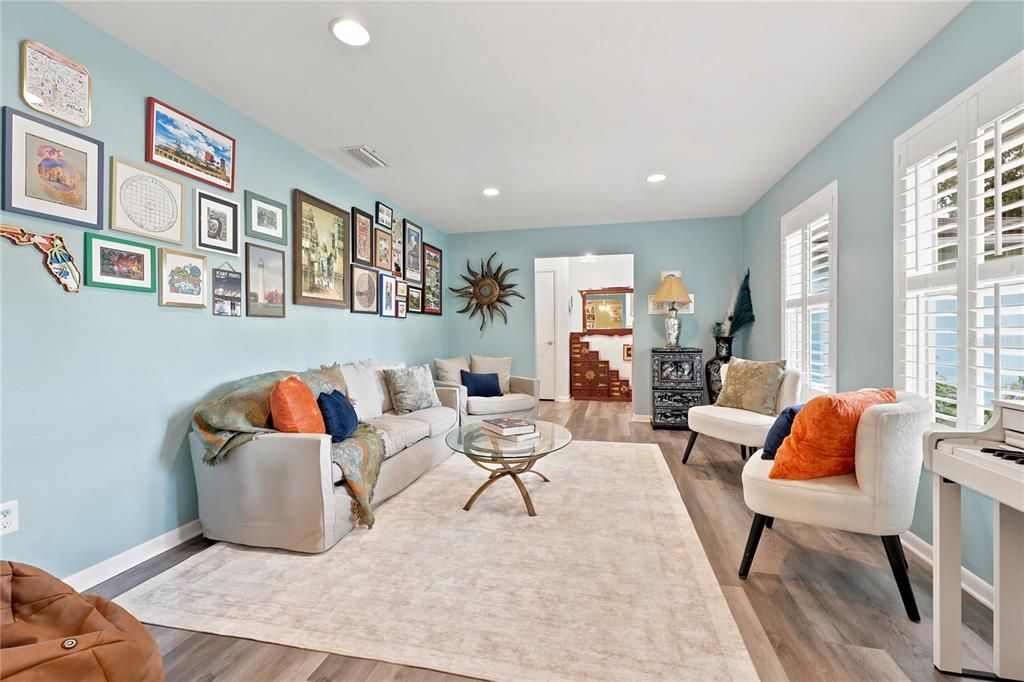 For Sale: $425,000 (4 beds, 2 baths, 1949 Square Feet)