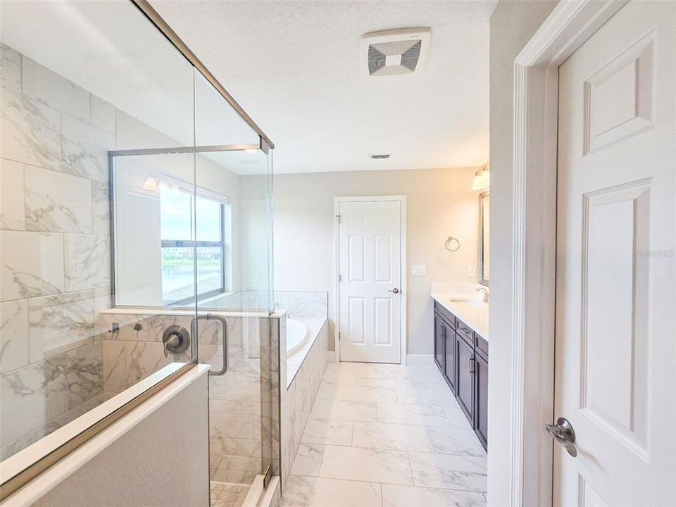 For Rent: $3,200 (5 beds, 3 baths, 3419 Square Feet)
