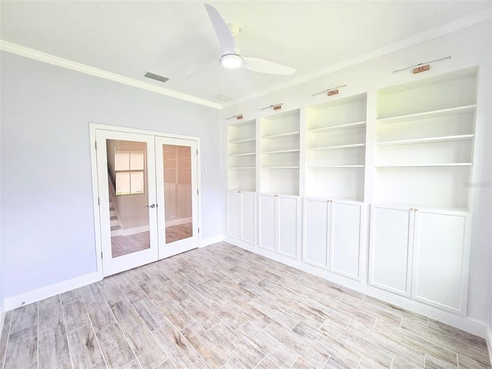 For Rent: $3,200 (5 beds, 3 baths, 3419 Square Feet)
