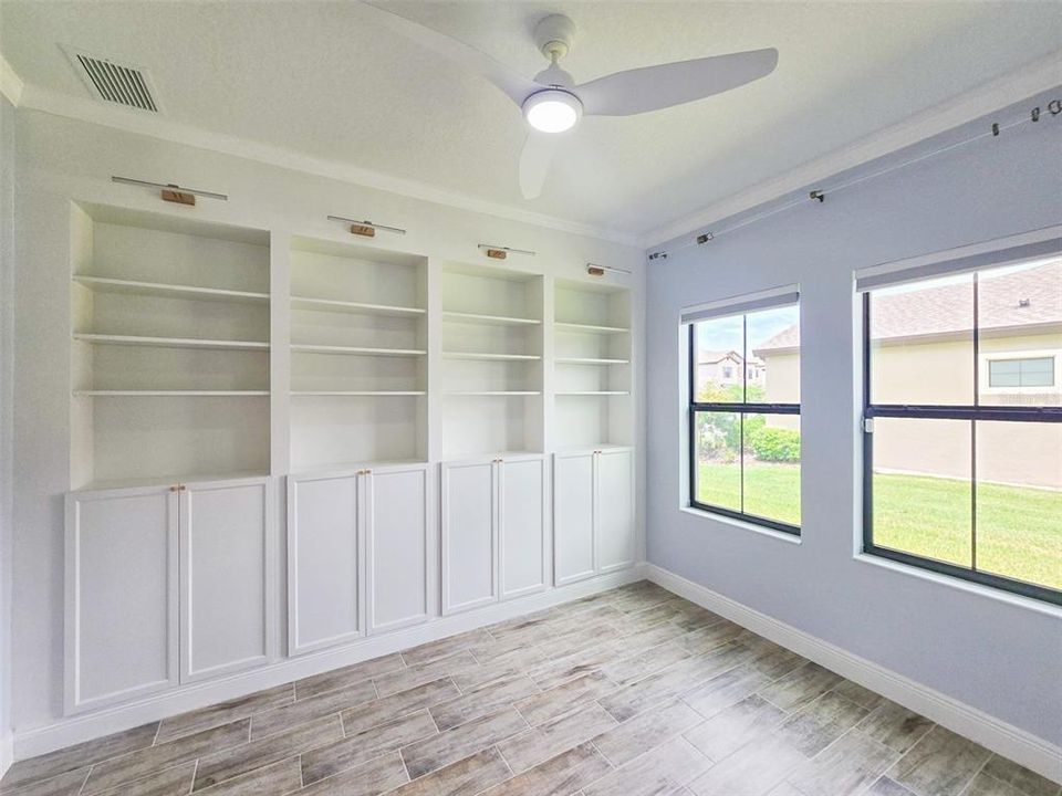 For Rent: $3,200 (5 beds, 3 baths, 3419 Square Feet)