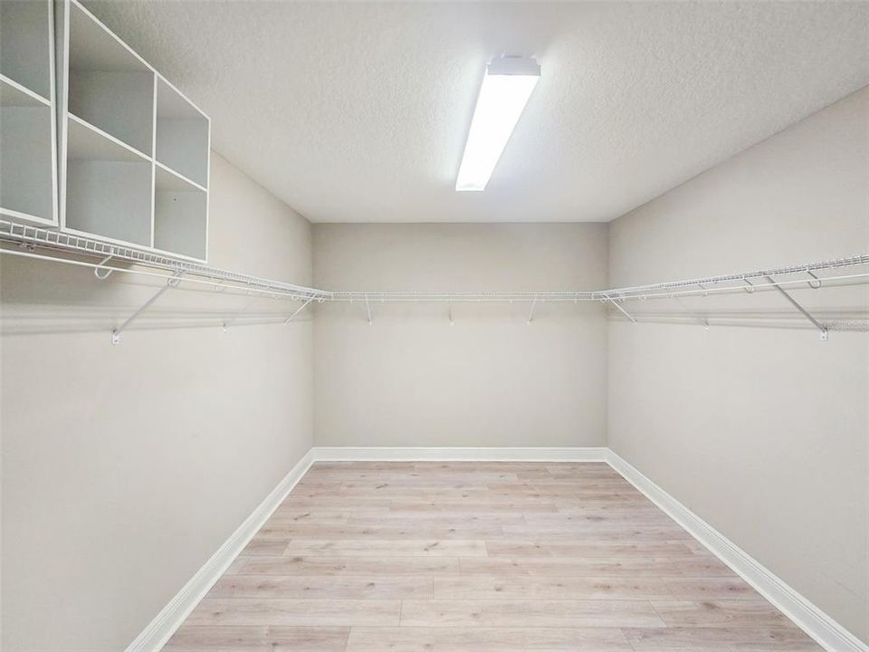 For Rent: $3,200 (5 beds, 3 baths, 3419 Square Feet)